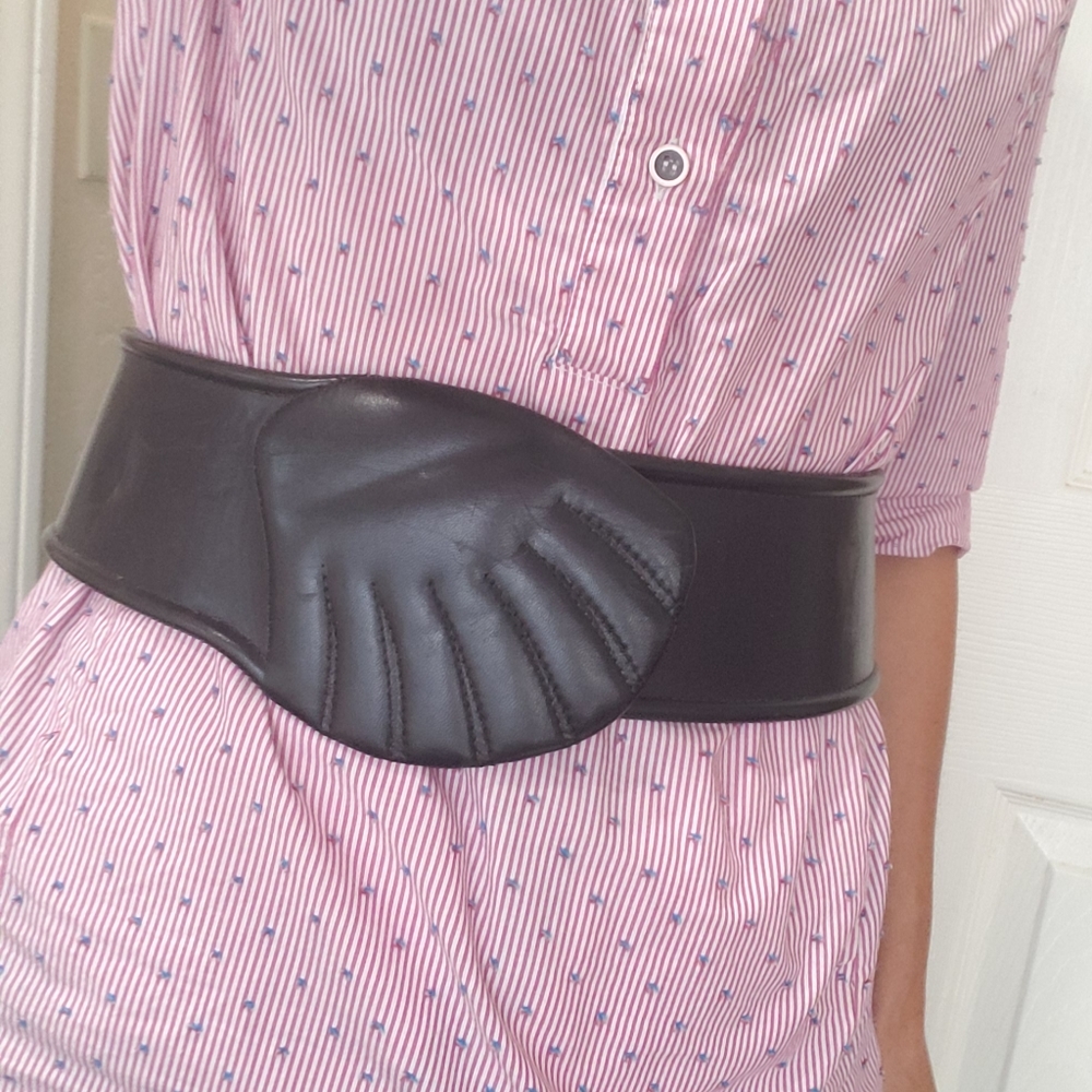 Vintage Y2K wide Marc Jacobs "shell belt"